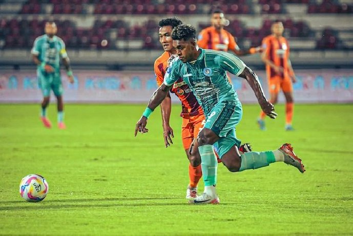  Nhận định, Soi kèo PSBS Biak Numfor vs Persita Tangerang 15h30 ngày 6/11: Khách lấn át chủ