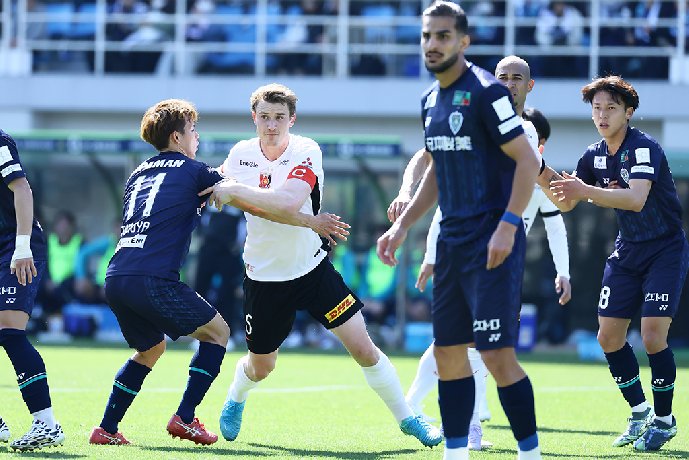  Nhận định Urawa Red Diamonds vs Avispa Fukuoka 17h00 ngày 27/7: Ưu thế của chủ nhà