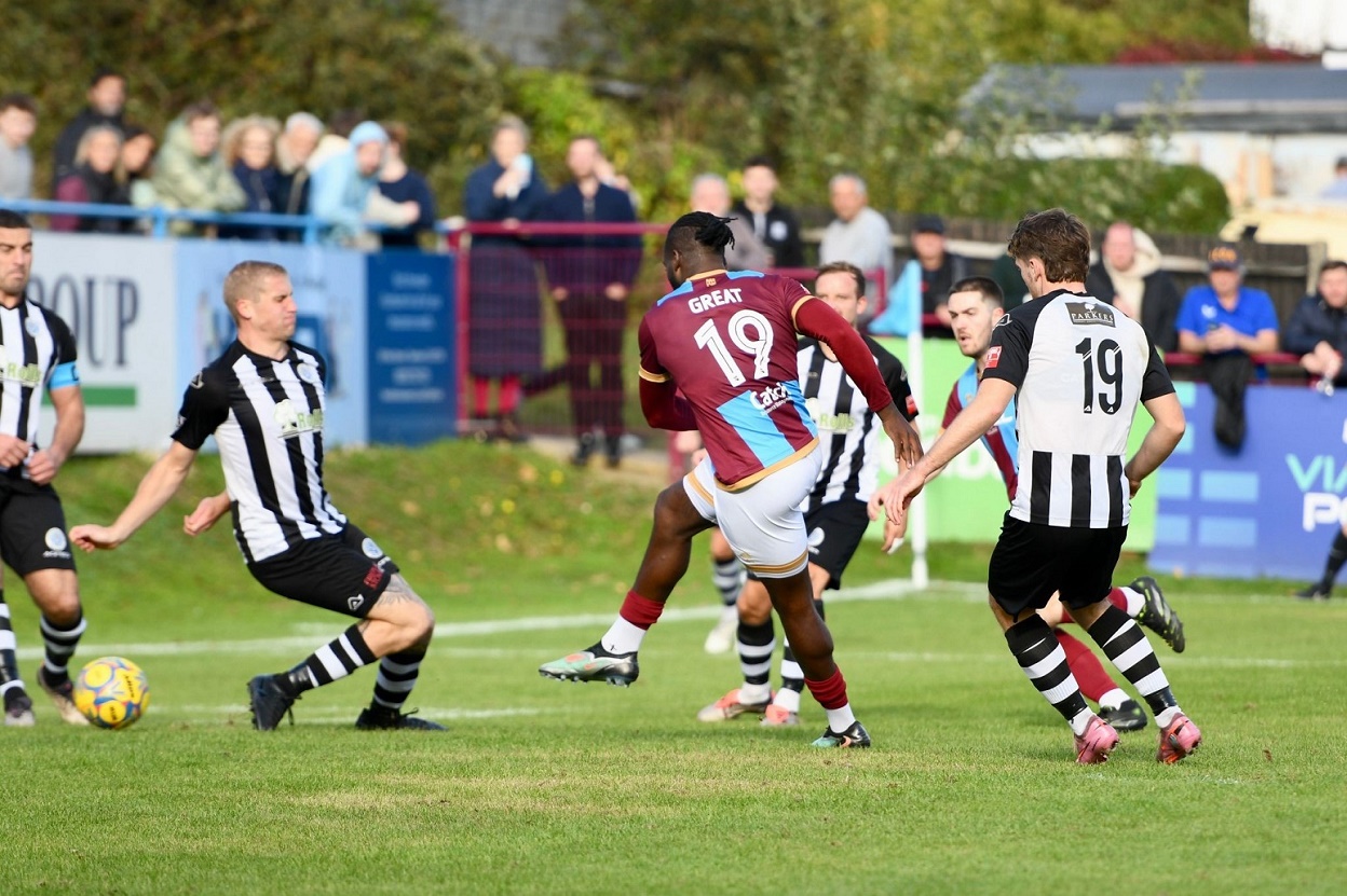 Nhận định Farnham Town vs Sutton United 18h30 ngày 11/10: Cơn mưa bàn thắng - Ảnh 3