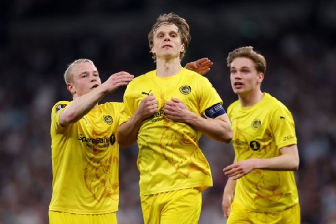 Nhận định, Soi kèo Brann vs Bodo Glimt, 1h00 ngày 30/10: Tưng bừng bàn thắng  Nhận định, Soi kèo Brann vs Bodo Glimt, 1h00 ngày 30/10: Tưng bừng bàn thắng