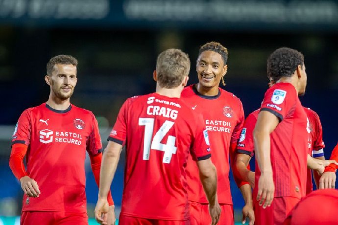  Nhận định Salford vs Leyton Orient 02h30 ngày 06/12: Vé đi tiếp cho khách