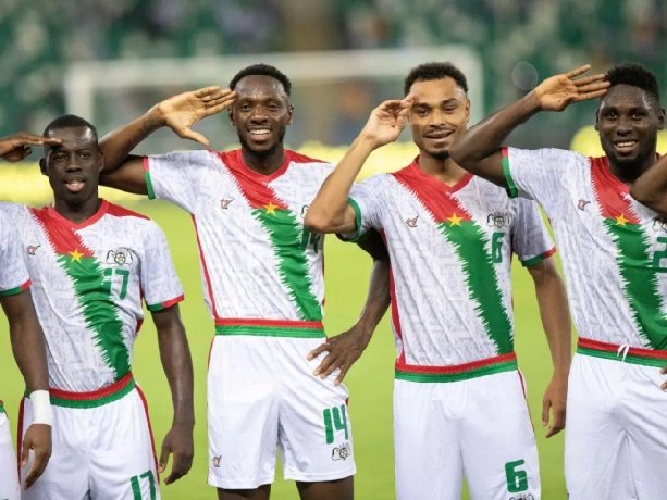  Nhật định phạt góc Burkina Faso vs Guinea Xích Đạo, 19h30 ngày 24/12