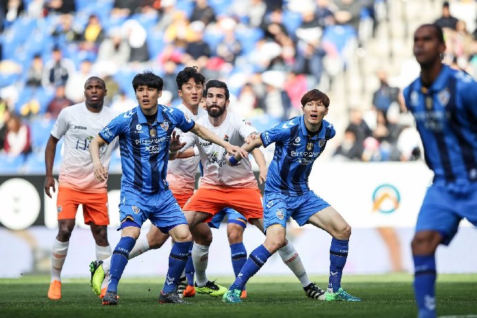  Nhận định Gangwon vs Ulsan Hyundai 17h00 ngày 27/7: Thời cơ hiếm có
