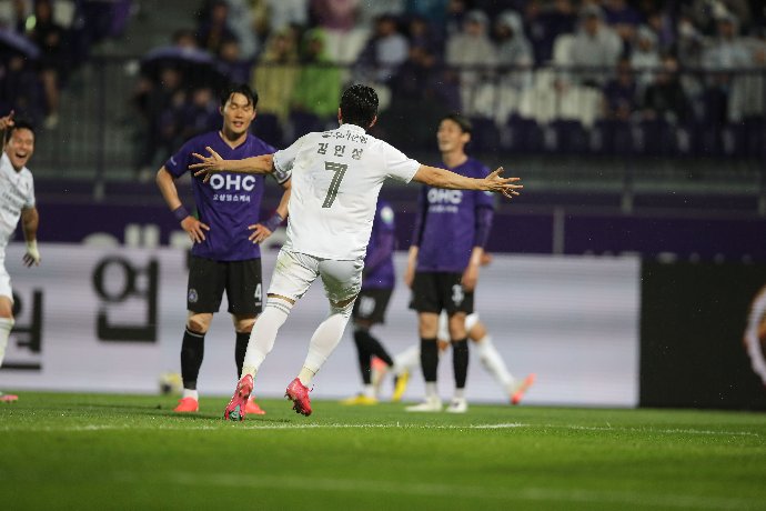  Nhận định Anyang vs Pohang Steelers 17h00 ngày 15/8: Đối thủ ưa thích