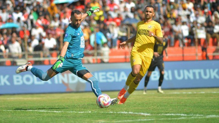  Nhận định Semen Padang vs Malut United 21h00 ngày 20/2: Ngày buồn của chủ nhà