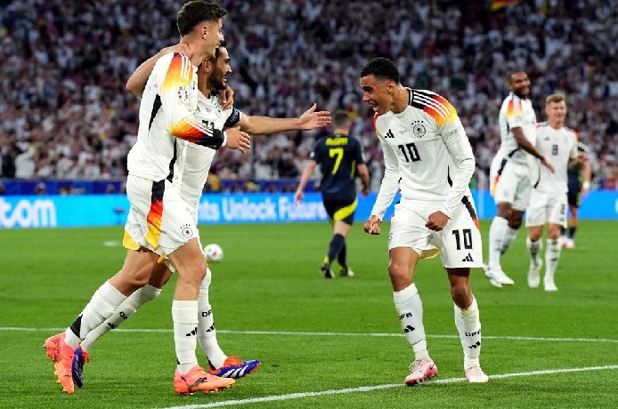  Nhật định phạt góc Thụy Sĩ vs Đức, 2h45 ngày 28/03