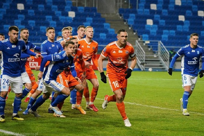  Nhận định, Soi kèo Wisla Plock vs Bruk Bet Termalica Nieciecza, 0h00 ngày 21/10: Vẫy vùng nhóm cuối