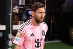 Lionel Messi cạch mặt một đồng đội 3 tháng