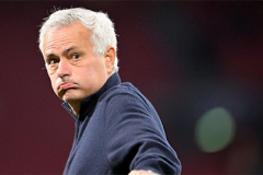 Mourinho có trận thắng đầu tiên cùng Benfica, Newcastle thua ngược