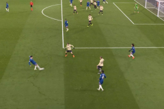 Bàn mở tỷ số của Chelsea vào lưới Barca không hợp lệ?