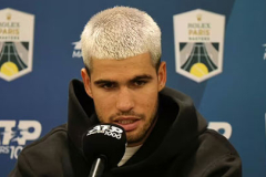 Tại sao Carlos Alcaraz vẫn nhận lời thi đấu biểu diễn dù đang chấn thương?