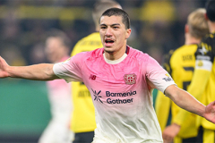 Sao gốc Việt giúp Leverkusen vượt qua Dortmund, Juventus thắng dễ