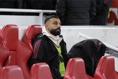 Salah tiếp tục ngồi dự bị, sẵn sàng rời Liverpool ngay tháng 1