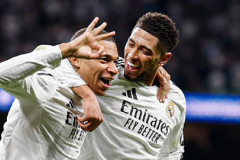 Xabi Alonso hét lớn ở phòng thay đồ, tán dương Mbappe hết lời