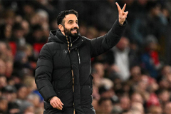 Việc MU liên tục đánh rơi lợi thế phơi bày vấn đề của Amorim