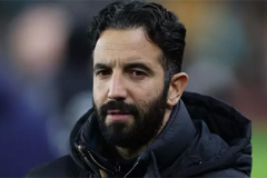 Amorim khiến fan khó chịu dù MU thắng trận