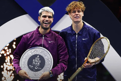 Sinner - Alcaraz mải mê 'cày tiền', coi chừng mất cả chì lẫn chài ở Australian Open 2026