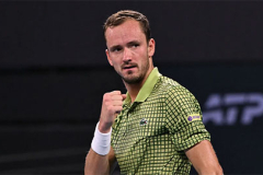Daniil Medvedev vô địch Brisbane sau khi đánh bại Brandon Nakashima