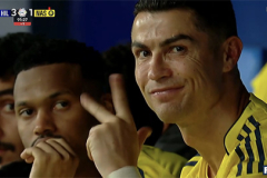 Nụ cười kỳ lạ của Cristiano Ronaldo