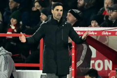 Arteta phẫn uất với một quyết định ở trận hòa của Arsenal