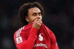 Joshua Zirkzee bắn tín hiệu cho BLĐ MU