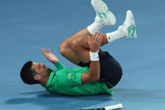 Vất vả hạ tay vợt hạng 75 thế giới ở vòng 3 Australia Open, Novak Djokovic đi vào lịch sử