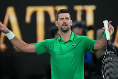 'Bất chiến tự nhiên thành', Djokovic vào tứ kết Australian Open mà không cần ra sân