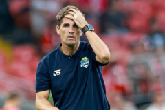 Cựu HLV ĐT Tây Ban Nha bị sa thải vì quá mê AI