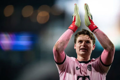 Tại sao HLV Kompany sử dụng 'chuyên gia đóng thế' của Bayern 2 trận liên tiếp?