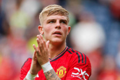 Cựu sao MU bị sa thải chỉ sau 5 phút thi đấu