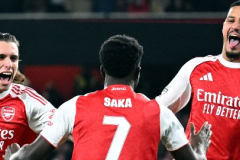 Khát quá phải không Arsenal?