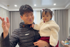 Thủ môn Phí Minh Long: 'Tôi từ bỏ game vì gia đình mới là quan trọng nhất' 