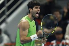 Alcaraz ngược dòng hạ Khachanov, lần đầu vào bán kết Doha Open