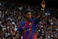 Barca 'đâm sau lưng' Rashford?