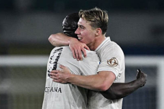 Napoli có 3 điểm nhờ Hojlund và Lukaku, PSG và Atletico thắng nhọc