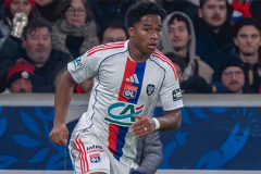 Endrick rực sáng 'kiểu Messi', nhưng Lyon vẫn gục ngã trước... Aubameyang