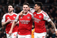 Hơn 5 điểm, Arsenal chưa thể nằm há miệng chờ sung?