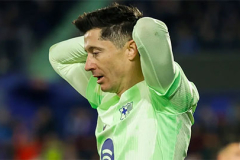 Robert Lewandowski gãy xương hốc mắt, lỡ hẹn đại chiến với Atletico Madrid
