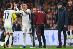 FIFA âm thầm áp dụng trở lại một luật gây tranh cãi