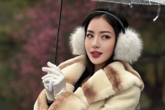 Loan Barbie khiến fan thẫn thờ, khoe 'bí quyết' đặc biệt