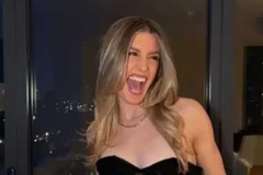 Eugenie Bouchard 'quẩy' tưng bừng trong tiệc sinh nhật 32 tuổi