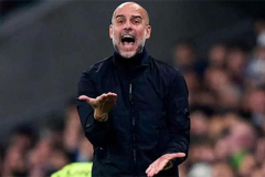 Pep Guardiola nổi điên với trọng tài dù Man City đánh bại Newcastle