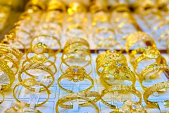 Giá vàng hôm nay 8/3/2026: Vàng SJC giao dịch 185 triệu đồng/lượng