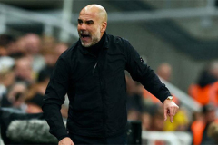 Cuộc đua giành "Cú ăn 4" điên rồ giữa Arsenal và Man City