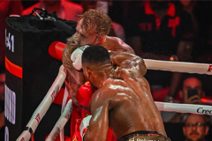 Võ sĩ Mỹ trả giá đắt khi thượng đài với 'quyền vương' Anthony Joshua