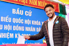 Xuân Son: ‘Đi bầu cử là niềm vinh dự lớn’