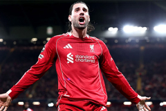 Szoboszlai đích thị là Steven Gerrard tái sinh