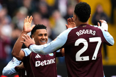 Aston Villa áp sát MU, Tottenham thua thảm tụt xuống thứ 17