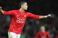 Ronaldo bị loại ở top 10 cầu thủ vĩ đại nhất lịch sử Premier League