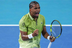 Arthur Fils cứu 4 match-point, lập kỳ tích cho quần vợt Pháp